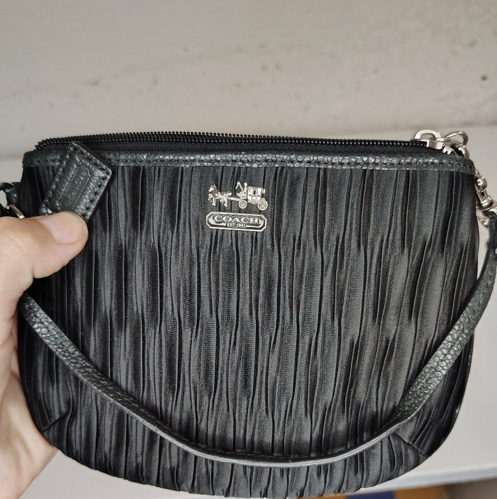 Coach Gathered Sateen Wristlet Black